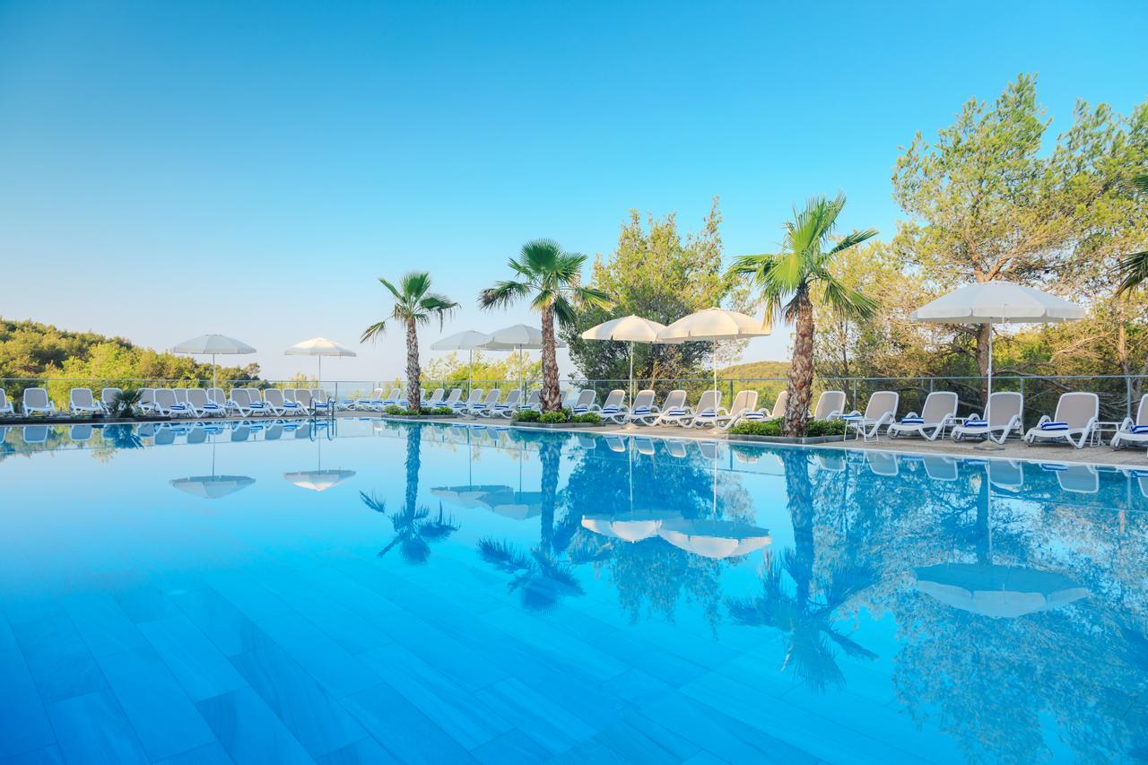 Gava Waterman Complex Milna (Brac)