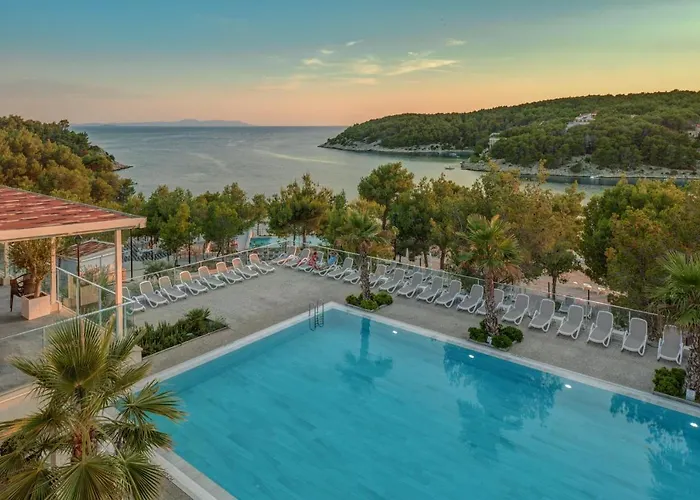 Gava Waterman Milna Resort